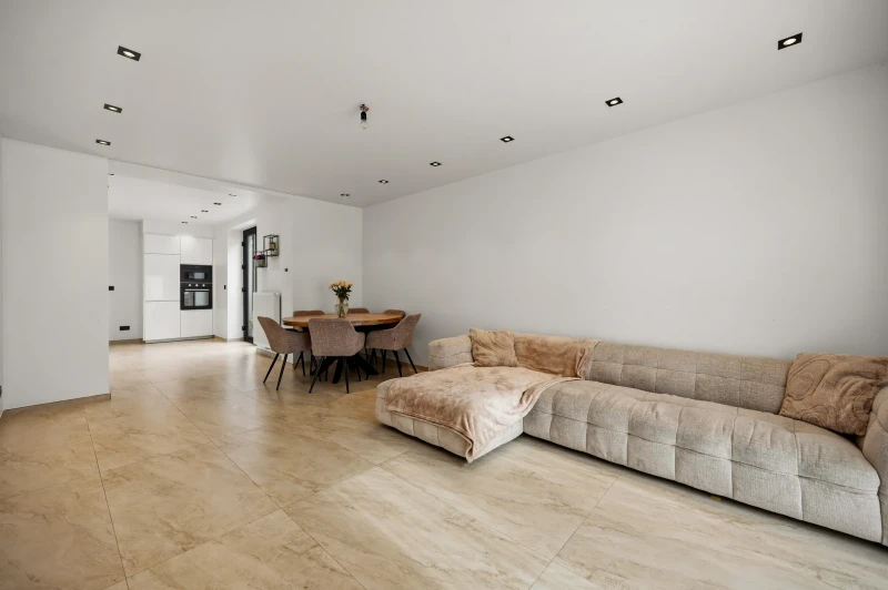 Modern gerenoveerde halfopen woning met 5 slaapkamers, tuin en garage in Tienen