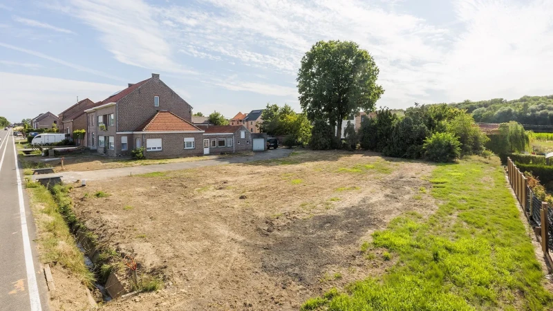 Mooi perceel bouwgrond van  08 a 68 ca te Binkom 