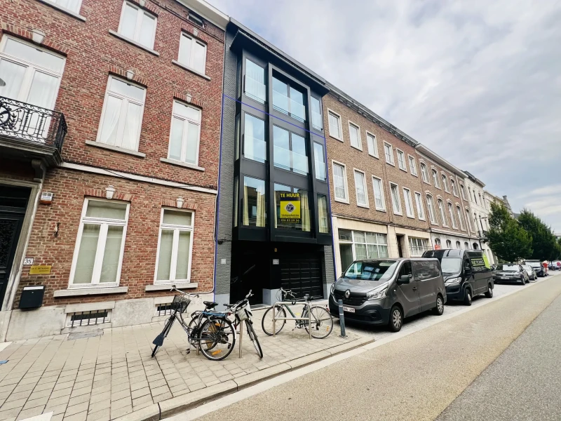 Exclusief villa-appartement met hoogstaande afwerking op toplocatie