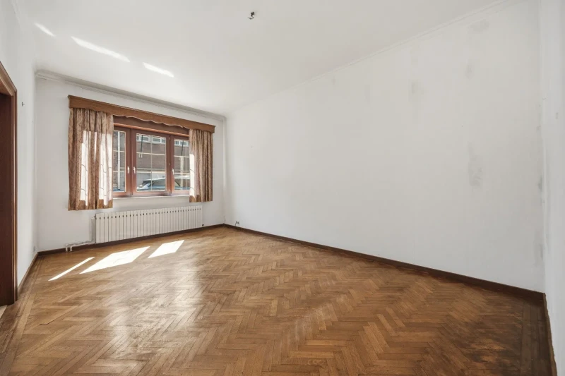 1 rijwoning en 2 appartementen in gezellig Hoegaarden