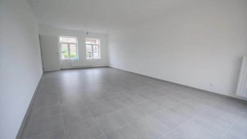 Zeer recente woning met 3 ruime slpks, tuin en terras