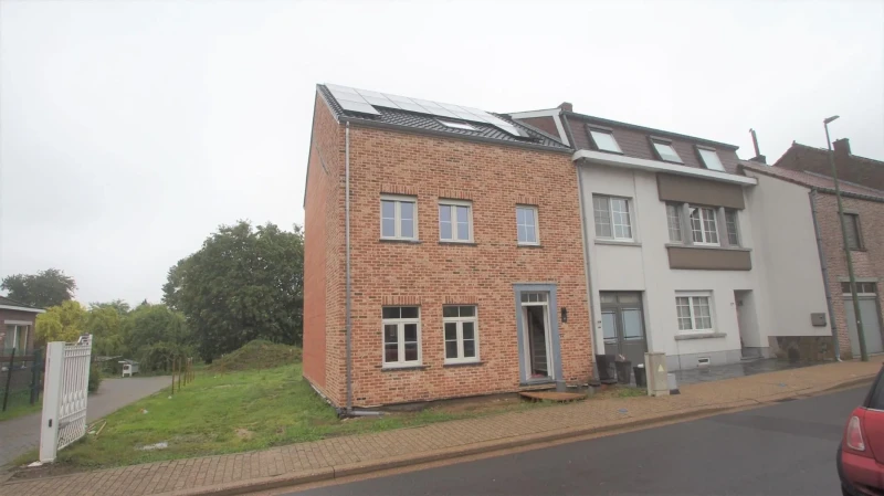 Zeer recente woning met 3 ruime slpks, tuin en terras