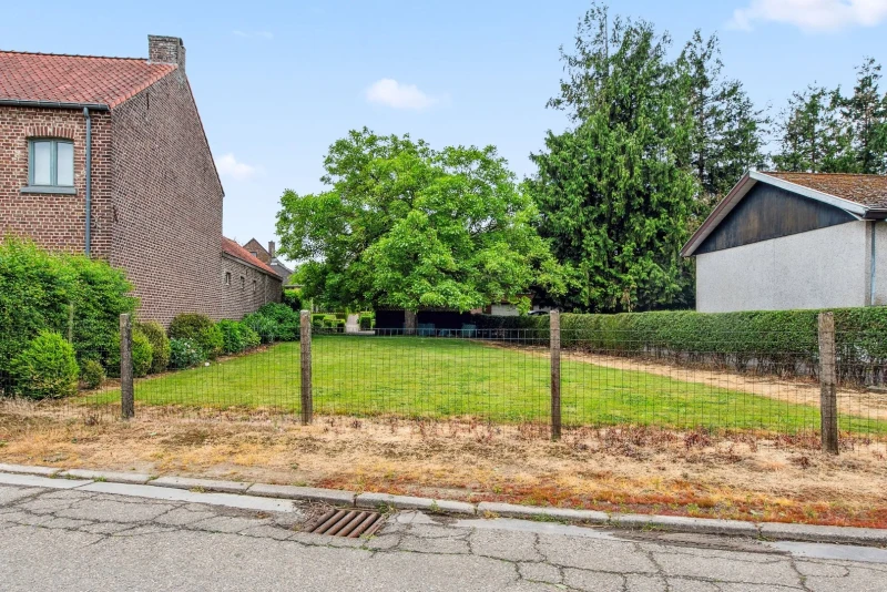 Grond 5a 15ca voor halfopen bebouwing