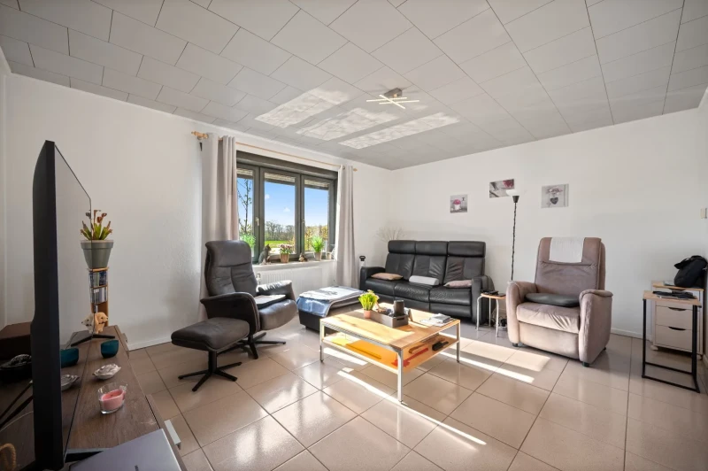 Instapklaar appartement + ruime casco woonst met tuinzicht