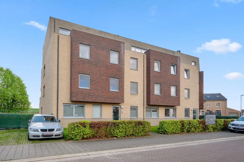 Prachtig ruim app. met 2 slpks, terras en autostaanplaats