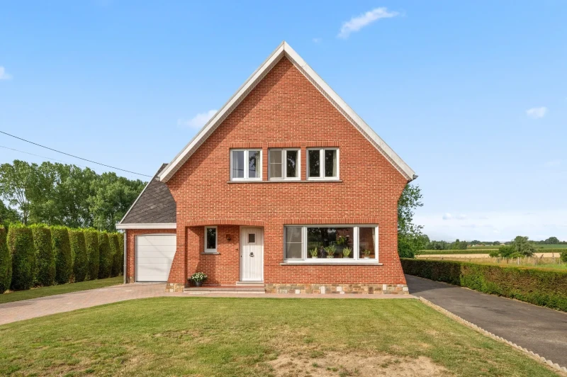Te moderniseren woning op ideale ligging met prachtig uitzicht