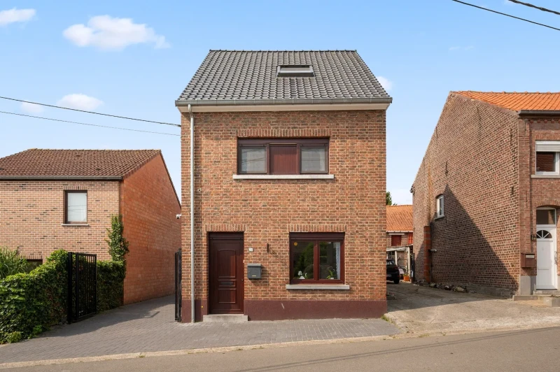 Instapklare gezinswoning met 4 slpks en ruime zuidwestgerichte tuin