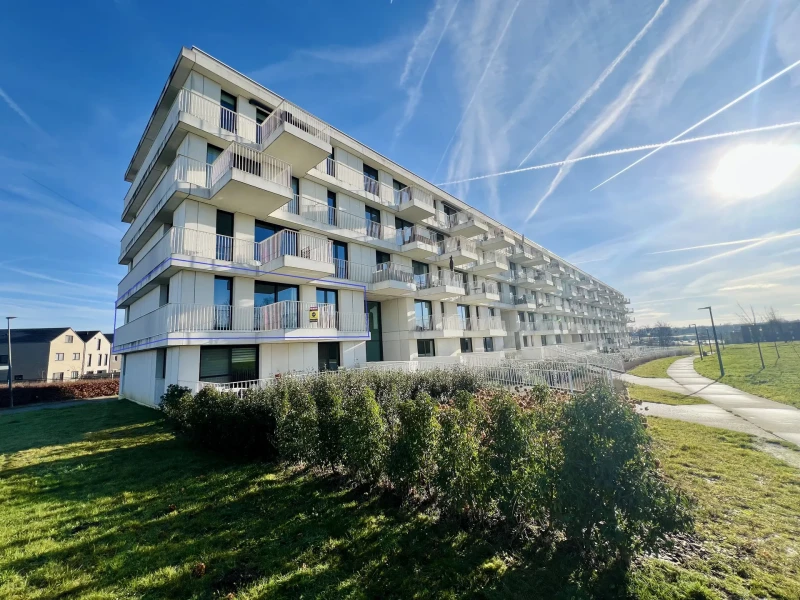 Modern appartement met 3 slpks, terras en autostaanplaats