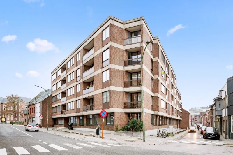 Instapklaar appartement te centrum Tienen.