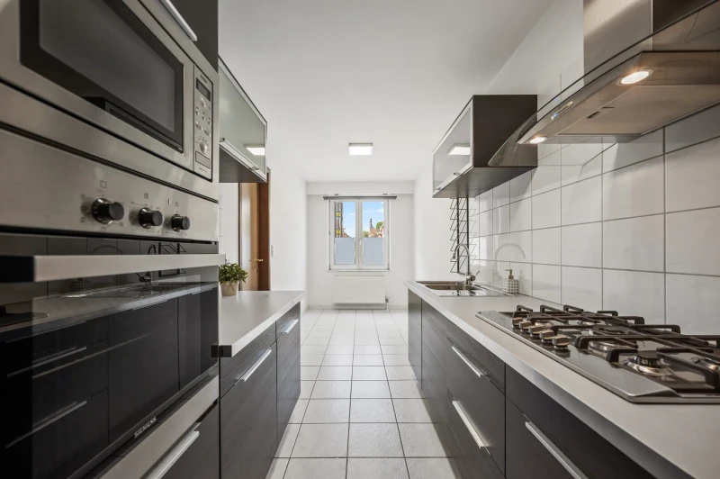 Ruim appartement met 3 slaapkamers en 2 garageplaatsen in Tienen