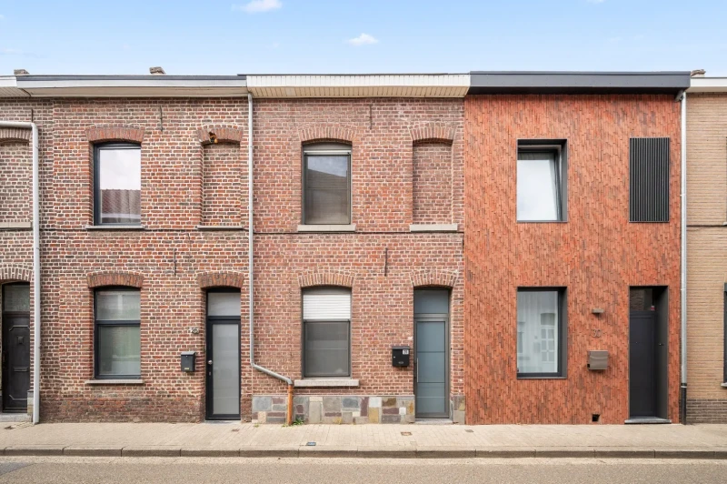 Af te werken rijwoning op de Tiense stadsrand