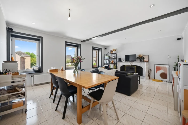 Ruime instapklare duplex met 3 slpks en praktijk- / hobbyruimte van 55m&sup2;