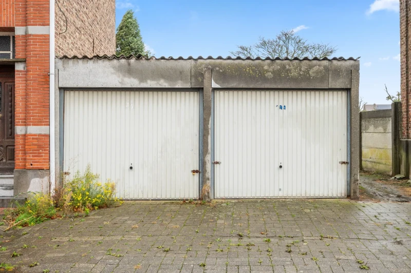 Te renoveren woning met potentieel op ruim perceel te Attenhoven (Landen)