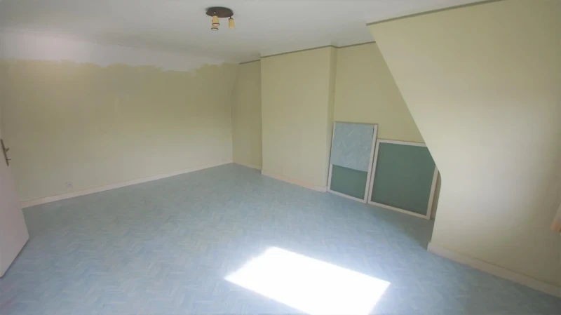 Goed gelegen ruim 2 slaapkamer appartement